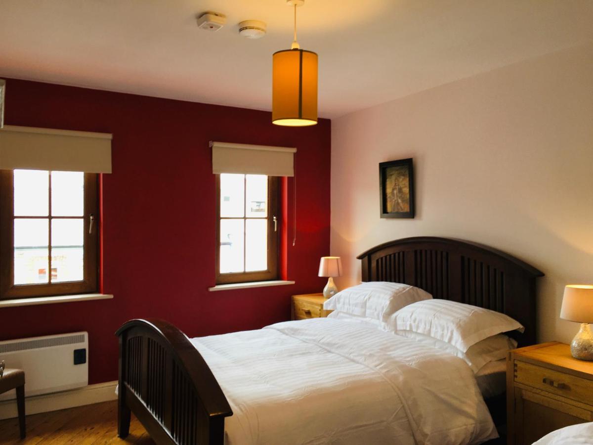 Apartment 8, Clifden Bay Apartments Buitenkant foto